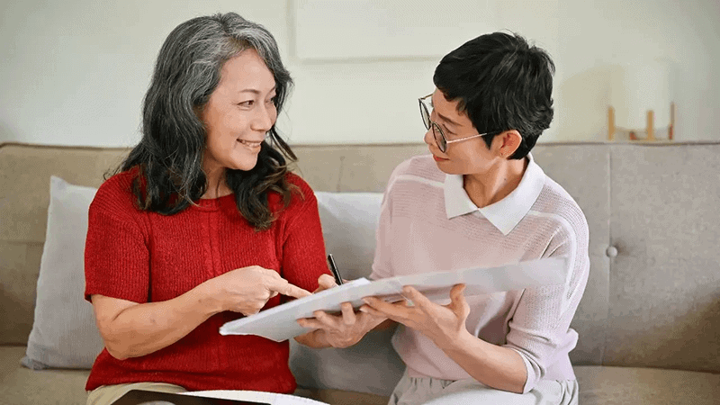 Công việc và tài chính là những lĩnh vực tương đối thuận lợi do sao Thái Dương hỗ trợ nữ Đinh Dậu năm nay