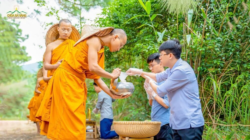 cung-duong-chu-tang-2153-0914 Cách báo hiếu cha mẹ trọn vẹn nhất 5