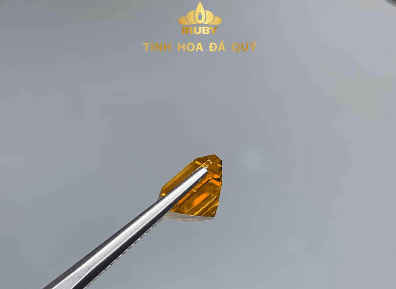 Da Citrine rat hop voi nu Tan Ty co the giup ho kich hoat tai loc va han che anh huong tuong khac Kim - Hoa