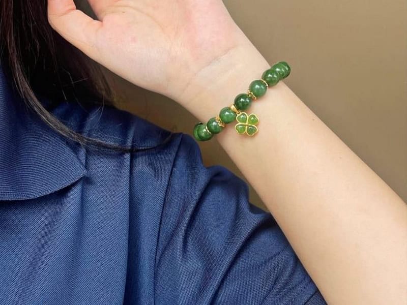 da phong thuy nao hop menh giup nu ky hoi vuong tai vuong khi