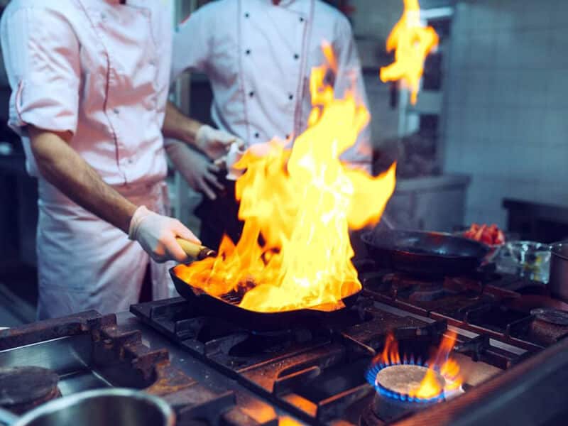 nguoi tuoi dinh mao se gap nhieu thanh cong trong cac nghe lien quan toi lua