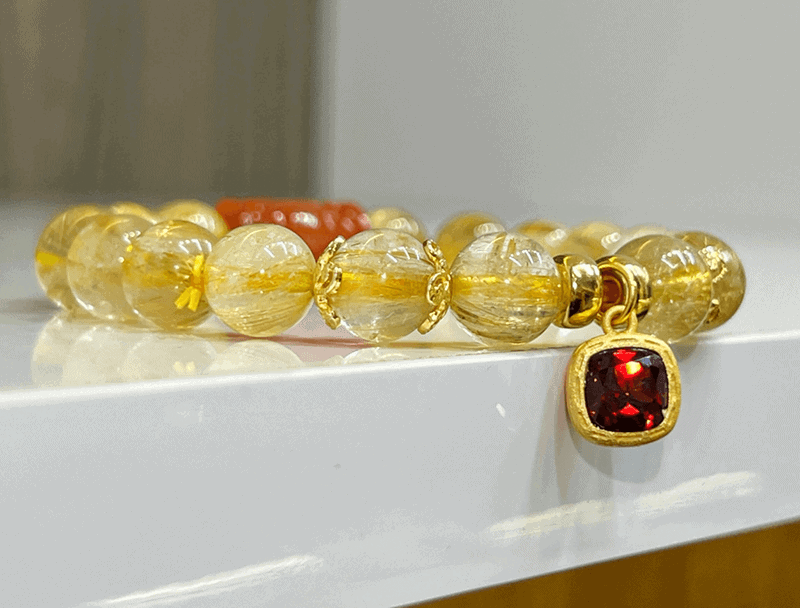 Doi voi menh Sa Trung Kim cua nguoi sinh nam 1954 thi vat pham tu da Thach Anh Vang se mang lai su on dinh