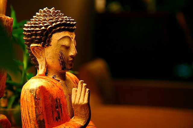 Chắp tay, nguyện lòng mình biết bỏ tâm ngã mạn 2