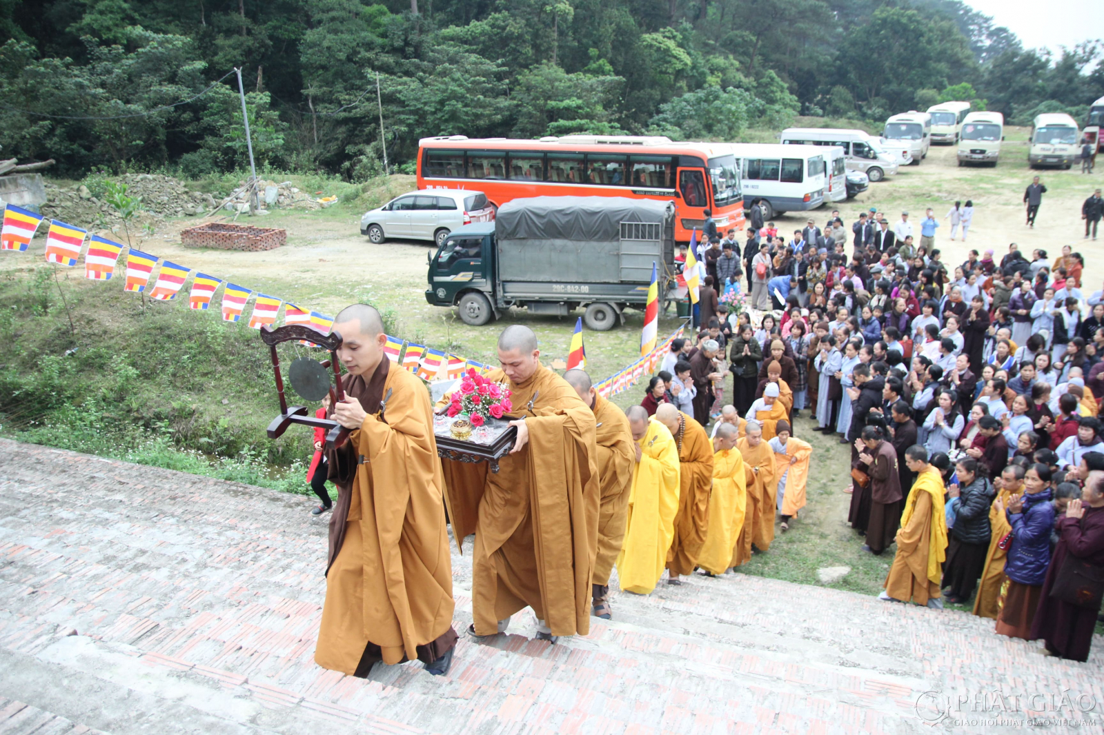 Hơn 2000 người về Tịnh Viện Vân Sơn nhân dịp ngày Khánh Đản Đức Quán Thế Âm Bồ Tát 2