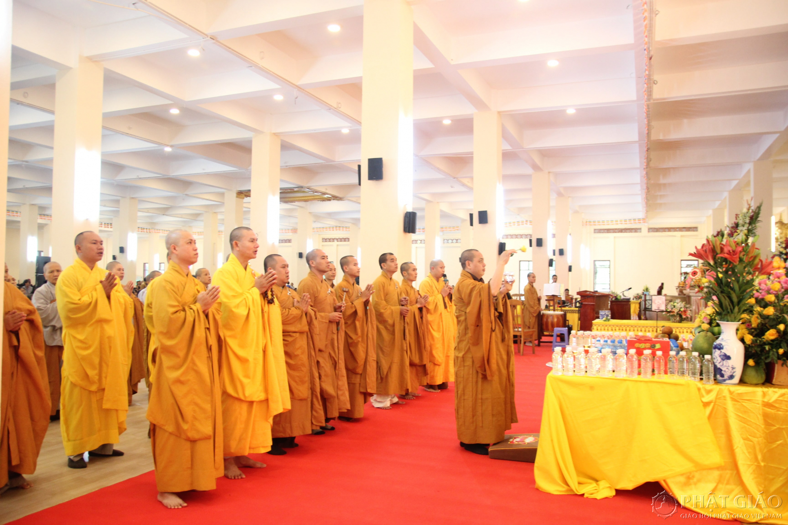 Hơn 2000 người về Tịnh Viện Vân Sơn nhân dịp ngày Khánh Đản Đức Quán Thế Âm Bồ Tát 8