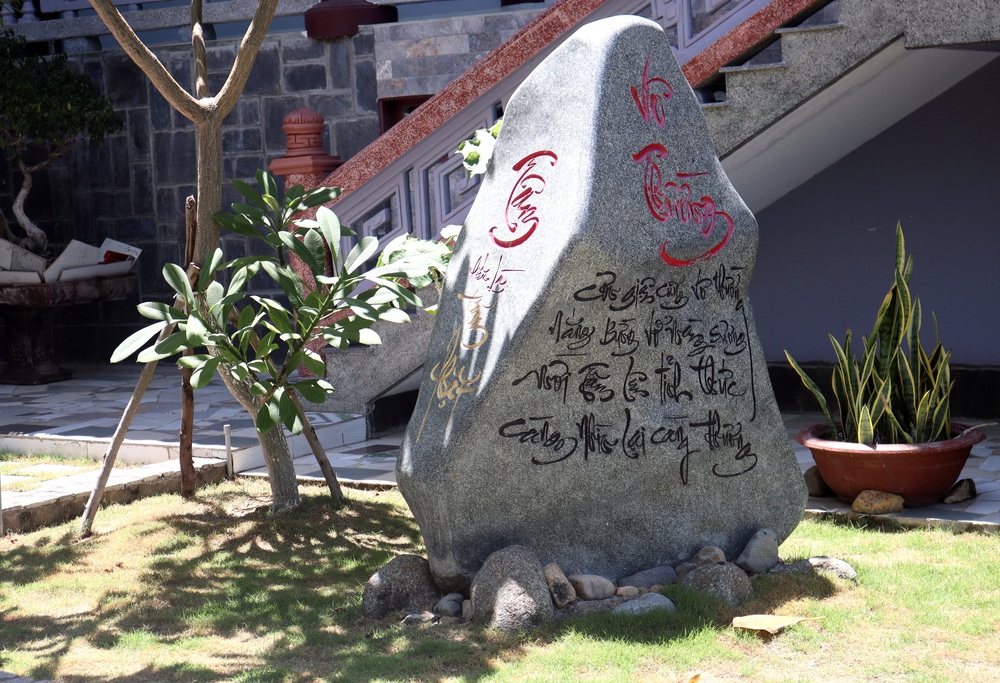 Hoa Quang Ni tự - cửa từ bi luôn rộng mở độ sanh 2