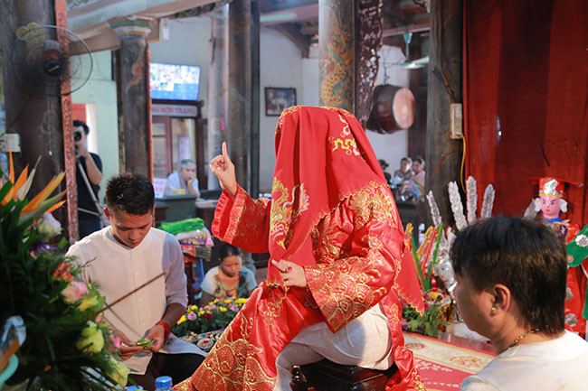 Hiện tượng lên đồng có thật không? 1