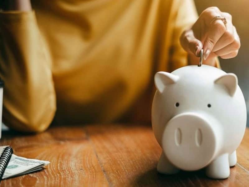 nguoi tan suu thuong quan ly tai chinh thien ve tiet kiem hay dau tu