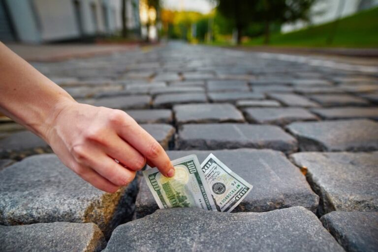 nhat duoc tien la xui hay hen mung 1 nhat duoc tien co sao khong 0 1