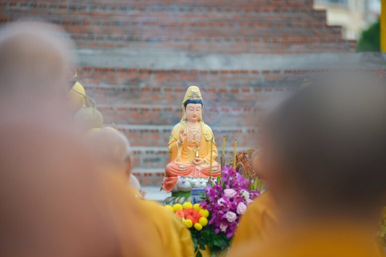 Quán Thế Âm Bồ Tát là gì ý nghĩa sâu sắc bạn nên biết 2 quan the am bo tat nghia la gi 1 1020 1