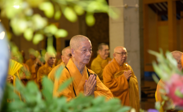 Mong rằng, là Phật tử, chúng ta cần trang bị cho mình con mắt Pháp, con mắt Tuệ để thấy cho thật rõ căn bản giáo pháp.