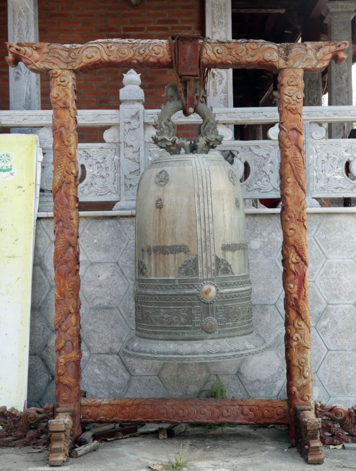 Đại Hồng Chung chùa Khánh Long