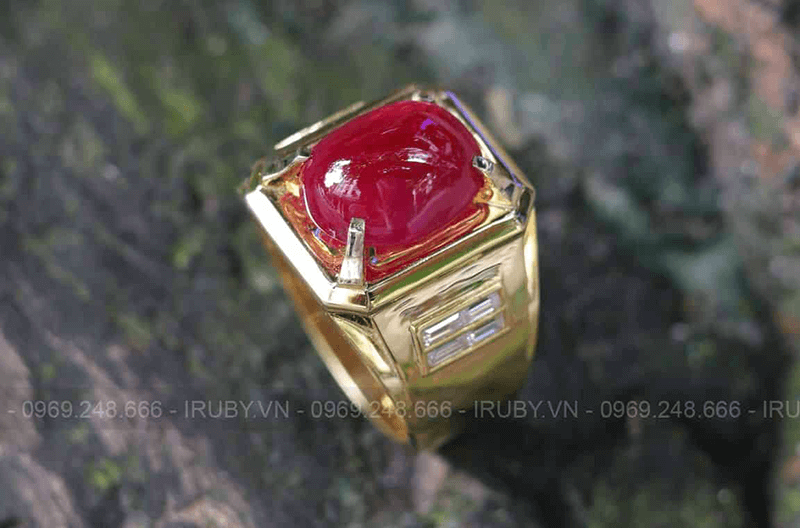 Su dung trang suc da quy la cach hoa giai van han hieu qua cho nam Canh Ngo trong nam 2025