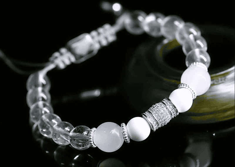 Thach Anh trang rat hop voi nu menh Kim, khi su dung co the ho tro hoa giai tieu cuc tu han Tam Tai hieu qua