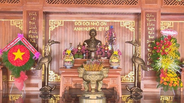 Theo nghi lễ cổ truyền, ngày 21 tháng 7 (Âm lịch) là ngày giỗ Bác 1