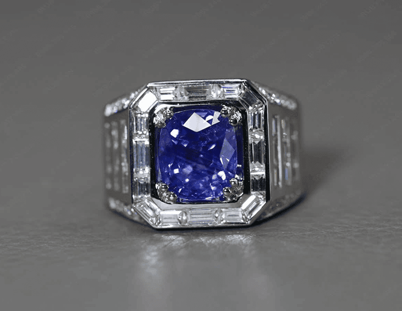 Trang suc tu da Sapphire xanh se ho tro nam Nham Tuat tang cuong tri tue va thu hut tai loc tot hon