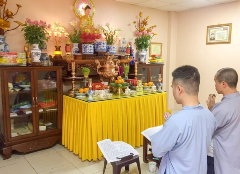 Đêm 30 Tết tụng kinh gì cầu may mắn, an vui cả năm? 2 tung kinh 2053 1