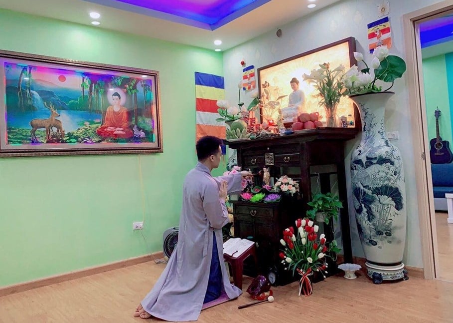 Tụng Kinh ở nhà sẽ có vong theo có đúng không? 1