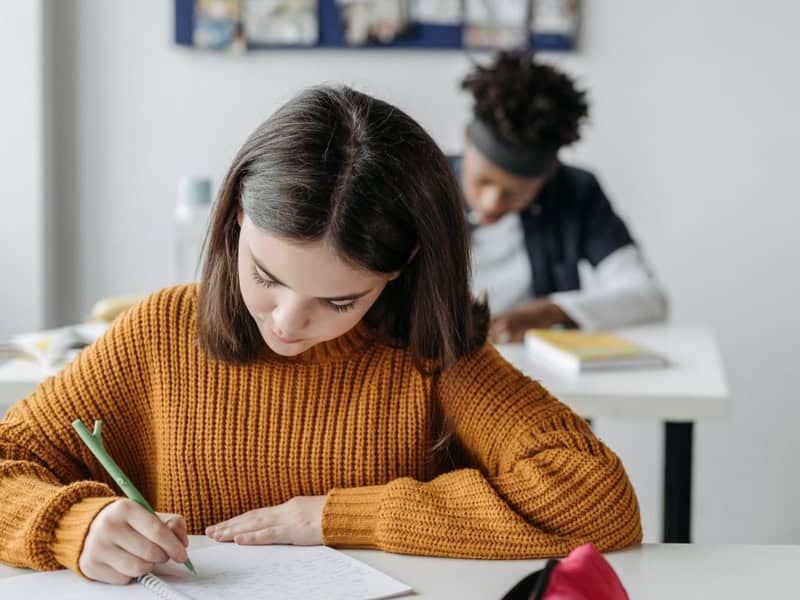 tuoi tho 0 18 co duoc song yen on it bien dong hay khong