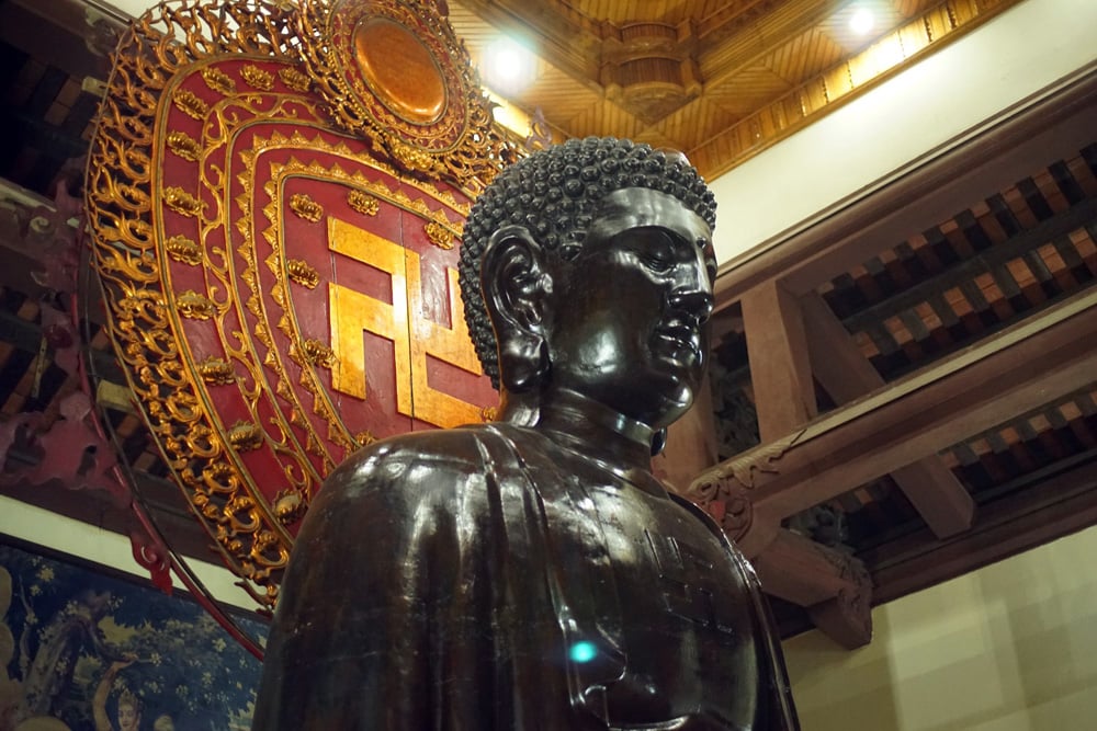 Chùa Ngũ Xá - Nơi an vị pho tượng Phật khổng lồ đặc biệt của Hà Nội 7