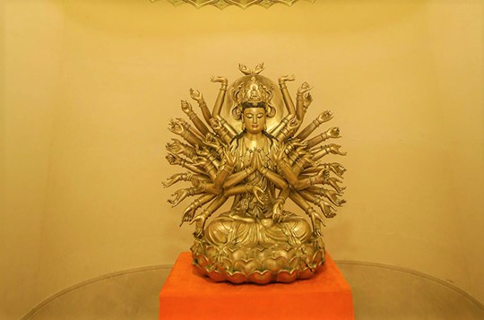 Tượng Quan Âm ba mặt cao nhất thế giới 8