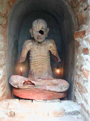 Nhục thân thiền sư Như Trí tại chùa Tiêu 300 năm bất hoại 9