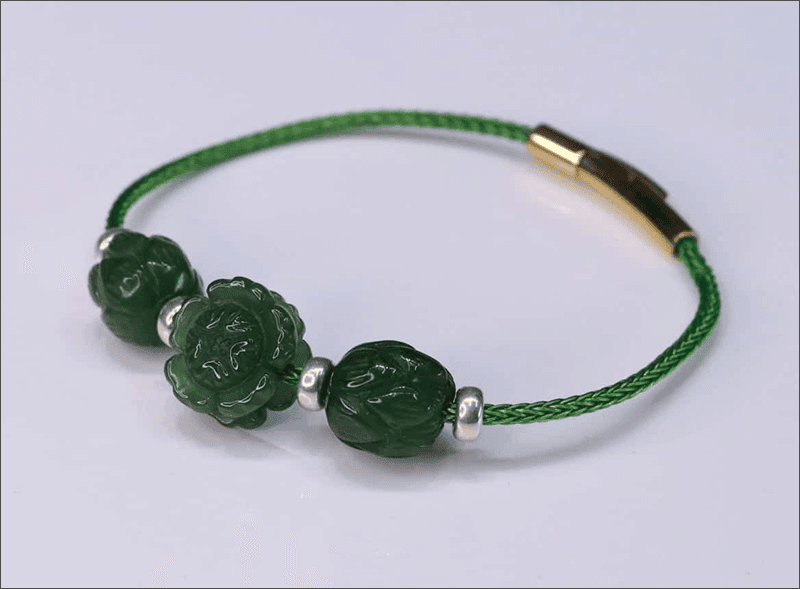 Vật phẩm được làm từ đá Ngọc Bích giúp người sinh năm 1959 kích hoạt mệnh Mộc tốt hơn để thu hút tài lộc