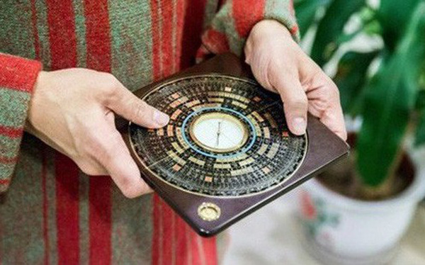 Giáo pháp của Thế Tôn không có tử vi, bói toán, tướng số, không có phong thủy mà là: Tứ Diệu Đế- Khổ, Tập, Diệt Đạo, Bát chánh đạo, 37 phẩm trợ đạo, tứ vô lượng tâm, tứ niệm xứ, niệm Phật, niệm pháp, niệm tăng niệm thí...