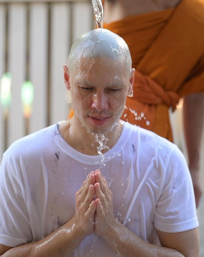 MC nổi tiếng của Miss Grand International 2021 xuống tóc xuất gia, tu hành báo hiếu 1