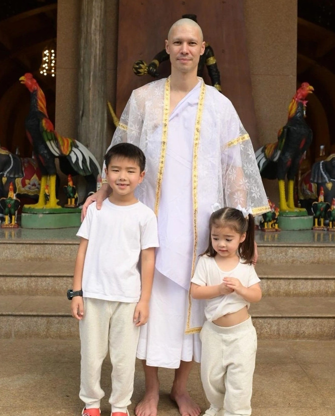 MC nổi tiếng của Miss Grand International 2021 xuống tóc xuất gia, tu hành báo hiếu 2