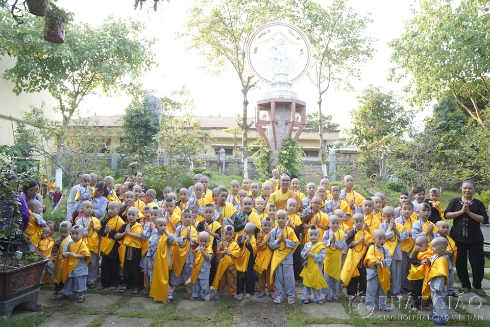 Ý nghĩa và lợi ích của việc xuất gia gieo duyên 1