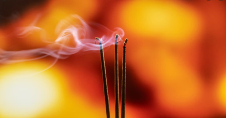 Ý nghĩa 3 nén hương trong Phật giáo 3