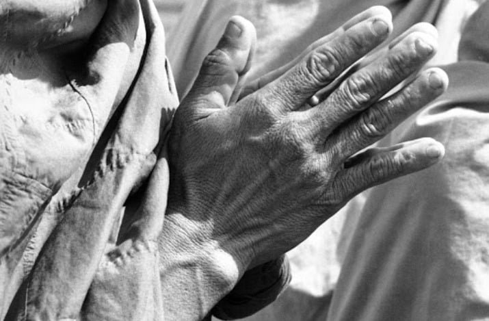 y nghia chap tay 0809 1