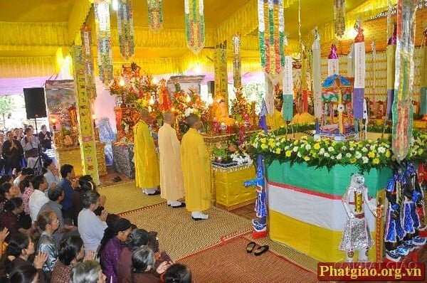 y nghia le trai dan chan te phatgiaoorgvn 0912 1