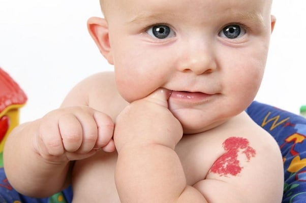 y nghia vet bot mau do va giai ma van menh an chua trong dau an dac biet 3