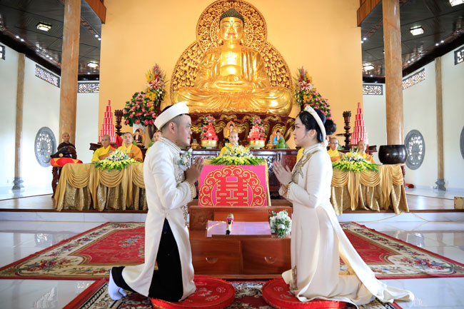 Gia đình Phật tử nên tổ chức lễ cưới như thế nào? 1