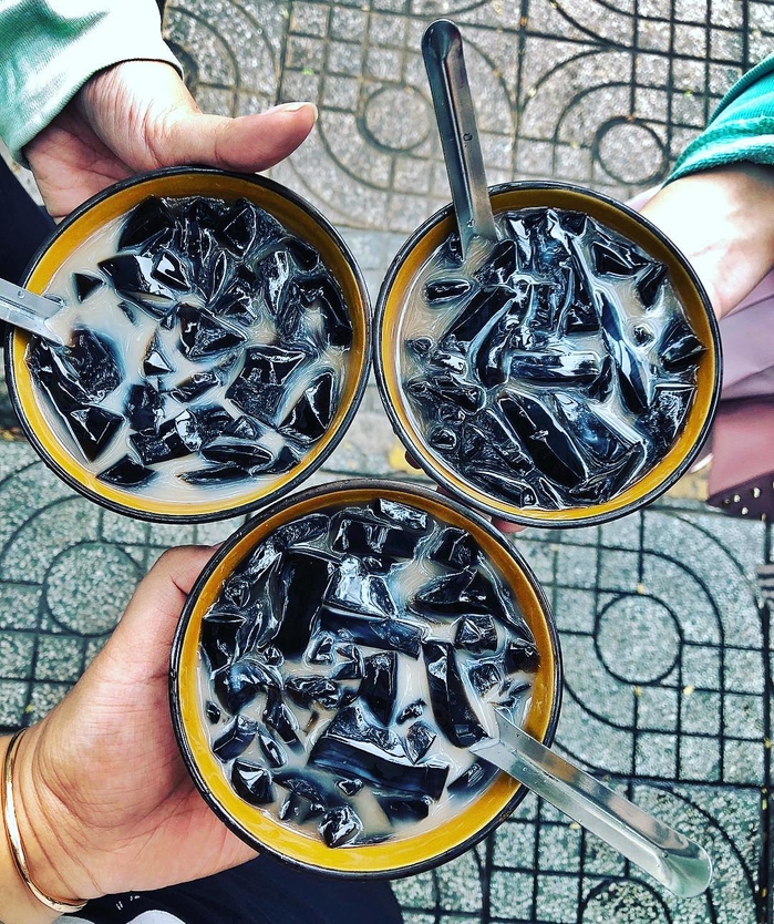 Chén sương sáo sữa mát lạnh