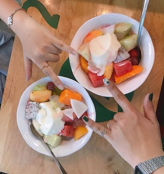 Các loại trái cây tươi ngon trong tô